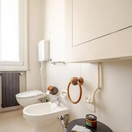Apartment Casa Con 2 Da Letto E Parcheggio A Bologna