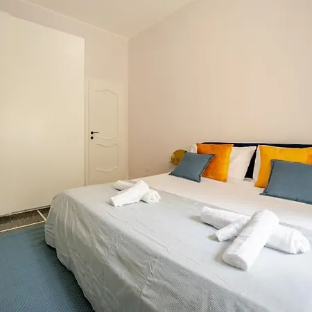 Casa Con 2 Da Letto E Parcheggio A Apartment *